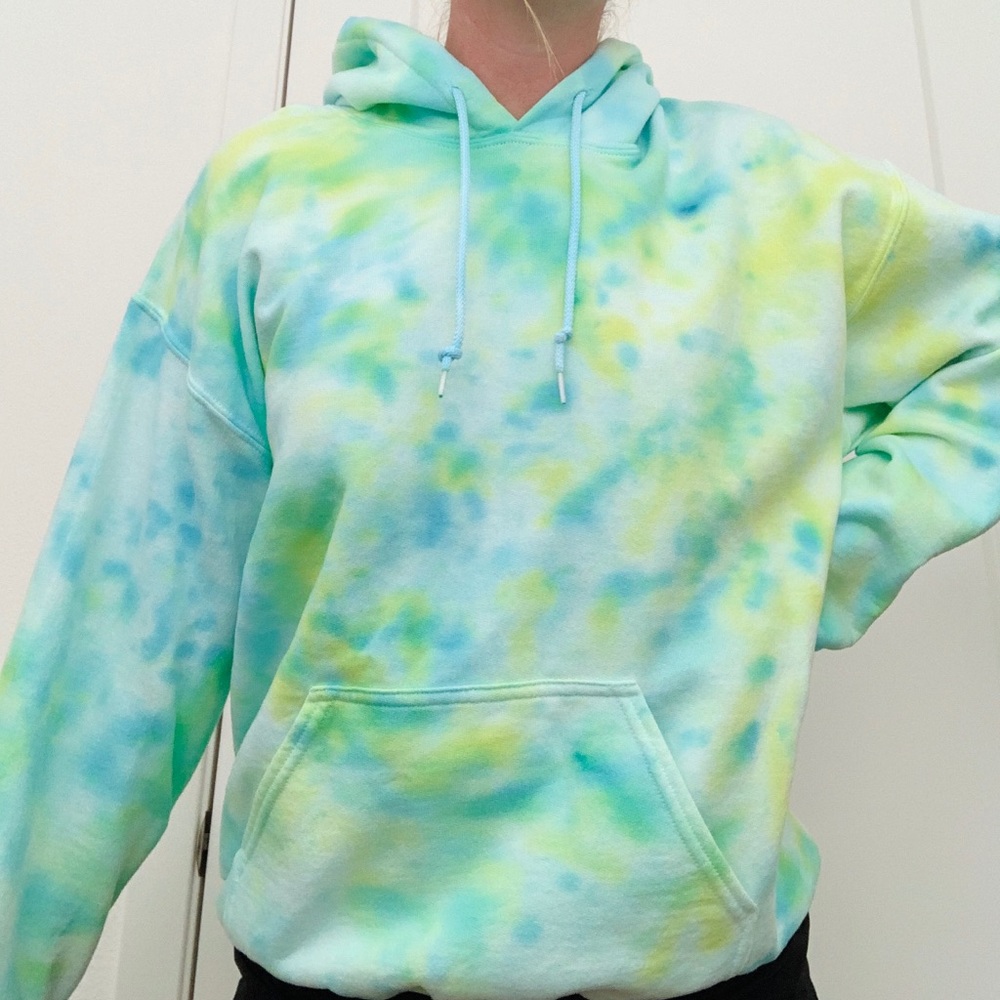 BLUE AND YELLOW TYE DYE SWEATSHIRT